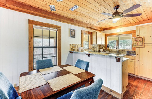 Tarpley Cabina | Fire Pit, Views: Peaceful Texas Hill Country Cabin