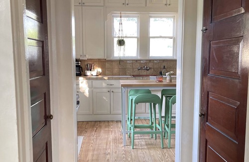 La Grange Casa | Fire Pit + Walk to Downtown Square + Sleeps 5