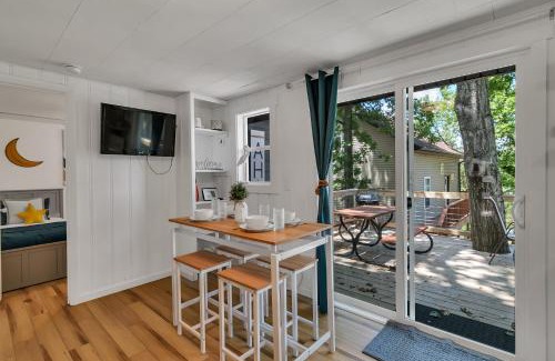 Kimberling City Casa | Firefly Cottage cabin