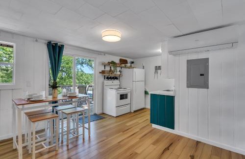 Kimberling City Casa | Firefly Cottage cabin