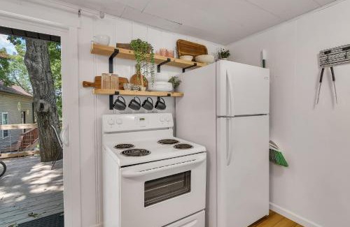 Kimberling City Casa | Firefly Cottage cabin
