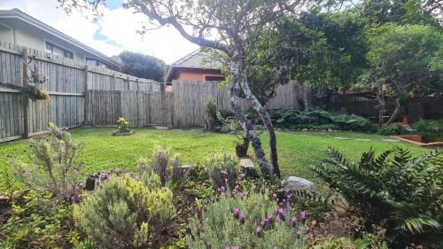 Kenton on Sea Apartamento | Firefly Cottage: Cosi nest tucked away in garden