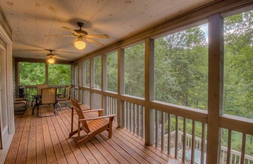 Blairsville Cabina | Firefly Lake House by Escape to Blue Ridge