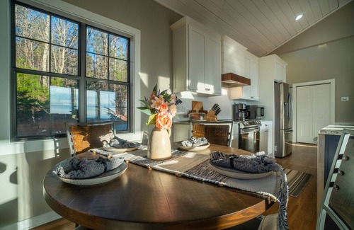 Helen Cabina | Firefly Mtn Retreat - Amazing Mountain Views and Family Entertainment