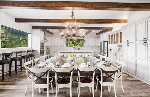 Gatlinburg - Pigeon Forge Casa | Firefly Mtn Retreat ~ Luxury 4BR Pool Cabin in The Summit at Bluff Mountain