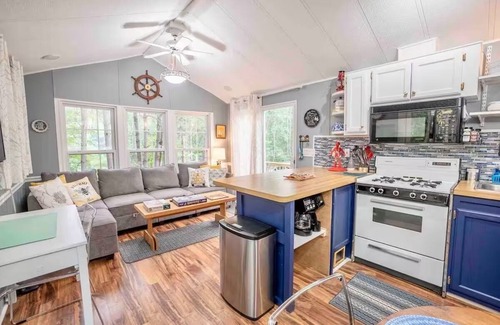 Pine City Cabina | Firepit, Gazebo, Fiber Optic, 10 min Casino