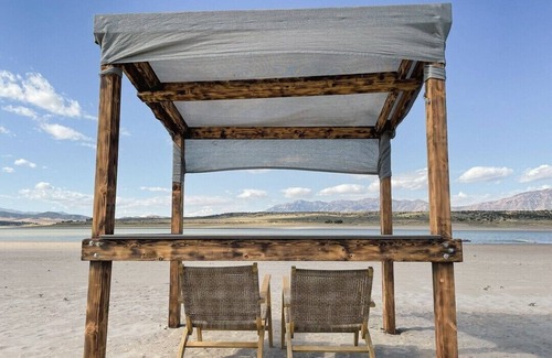 Levan Casa | Firepit-Shade-Chairs-Dark Skies