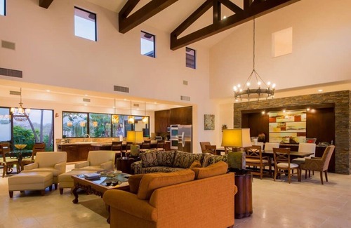 Buzzards Villa | Firepit Sunsets, Hot Tub Soaks, BBQ, Ocean Views