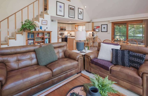The Woods Chalet De Esquí | Fireplace, Fire Pit, Covered Porch & Resort Access