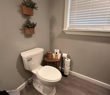 Isabella Casa | Fireplace Lodge -1 mile to Golf Course & 4 to lake