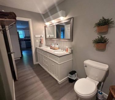 Isabella Casa | Fireplace Lodge -1 mile to Golf Course & 4 to lake