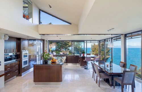Ngaio Bay Cabina | Fireplace Suite - Ocean Views & Beach