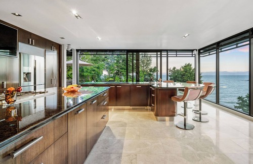 Ngaio Bay Cabina | Fireplace Suite - Ocean Views & Beach