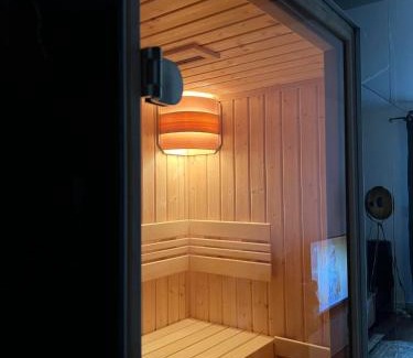 Ustrzyki Dolne Apartamento | FireSalamander Apartament z prywatną sauną - wyjątkowy i romantyczny, idealny na specjalne okazje