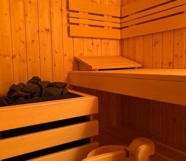 Ustrzyki Dolne Apartamento | FireSalamander Apartament z prywatną sauną - wyjątkowy i romantyczny, idealny na specjalne okazje