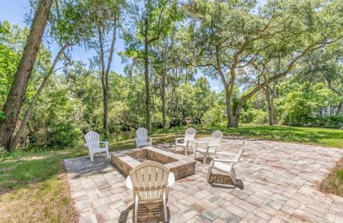 Middleburg Casa | Fireside at the Creek
