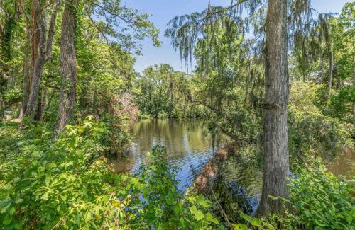 Middleburg Casa | Fireside at the Creek