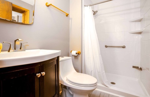 Elkhorn Casa | Fireside Charm on Strawberry Hill – A Tranquil Escape! Hot Tub, Pet Friendly