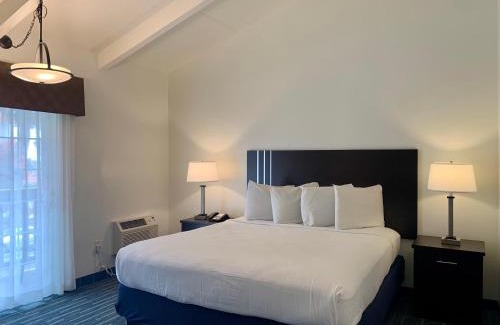 Morro Bay Hotel | Fireside Inn
