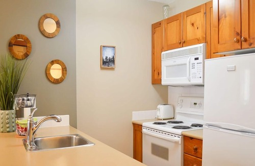 Sun Peaks Casa | Fireside Lodge #215 by Bear Country