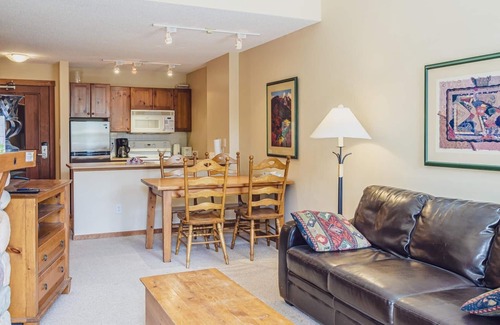 Sun Peaks Condominio | Fireside Lodge #419 By Bear Country