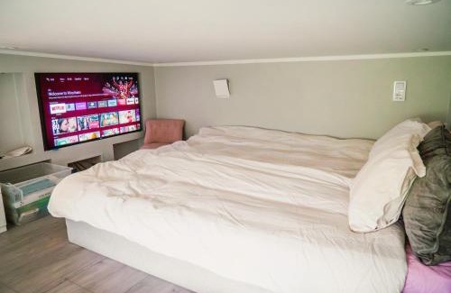 Farsta Casa | Fireside Lodge near Golf, Ski & Lake