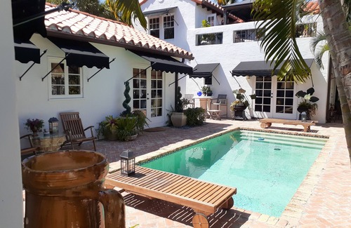 Old Northwood Cabaña | First Class Accommodations in West Palm Beach Florida - Unit Number #1
