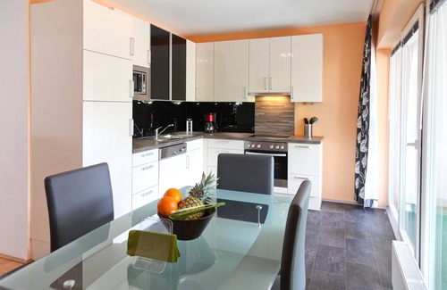 Meidling Apartamento | First-Class-Apartments Schoenbrunn, con 2 habitaciones y un balcón, 100 m2