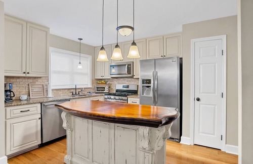 Bowling Green Condominio | First Class Comfort | 3BD & 2BA