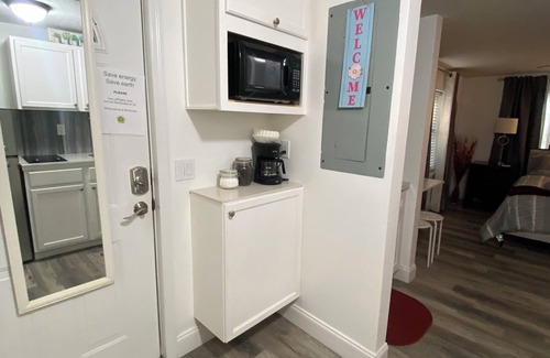 Orlando Apartamento | First-Class Crash Pad! studio apartment, close to UCF.