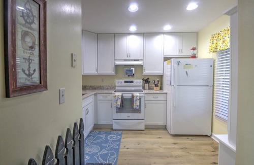 Ocean View Condominio | First Floor, 2 BD, 2 BA Condo, Bayside Views, Pool, Tennis, and Many Free Activities!