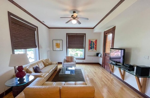 Admiral Estates Condominio | First Floor (2BR/BA) Beach Front Condominium