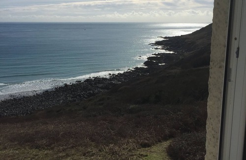 Coverack Apartamento | Piso en primera planta balcón con impresionantes vistas al mar.