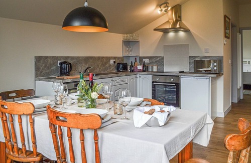 Aberdare Cabaña | 2 bedroom accommodation in Llwydcoed, Aberdare