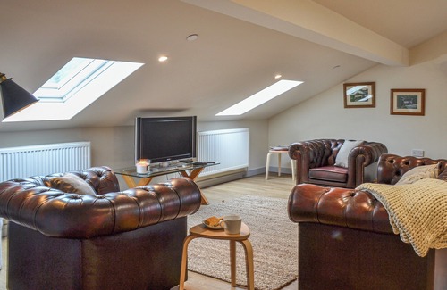 Aberdare Cabaña | 2 bedroom accommodation in Llwydcoed, Aberdare