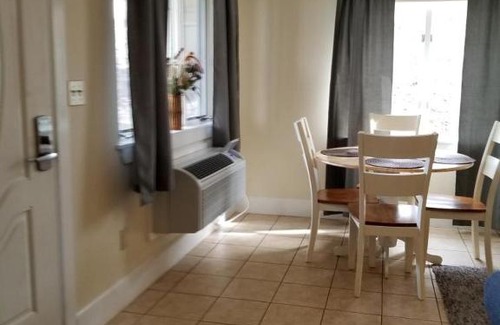 Edgecomb Apartamento | First floor comfort and convenience Sheepscot Harbour Studio #207