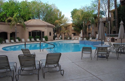 North Scottsdale Condominio | Condominio en el primer piso en la deseable ubicación de North Scottsdale