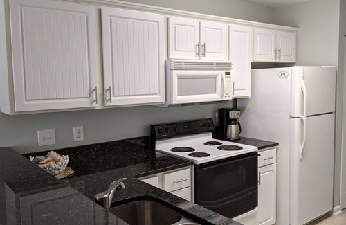Pawleys Island Condominio | First floor on True Blue golf #17 green