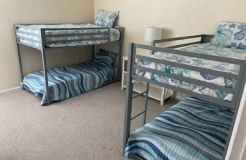 South End Condominio | First floor three bedroom, two full bath unit two blocks from the beach