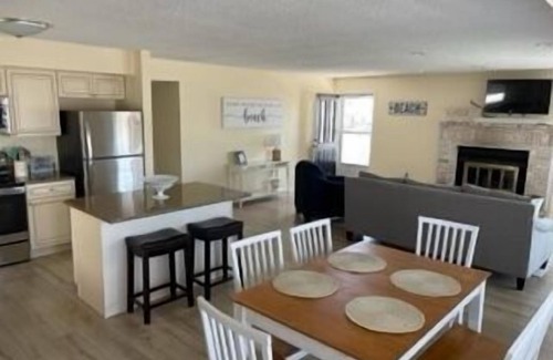 South End Condominio | First floor three bedroom, two full bath unit two blocks from the beach