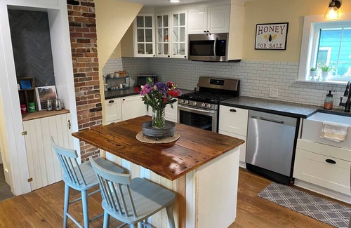 Kennebunk Apartamento | First floor unit | private deck with grill