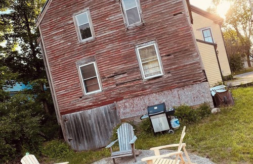 Kennebunk Apartamento | First floor unit | private deck with grill
