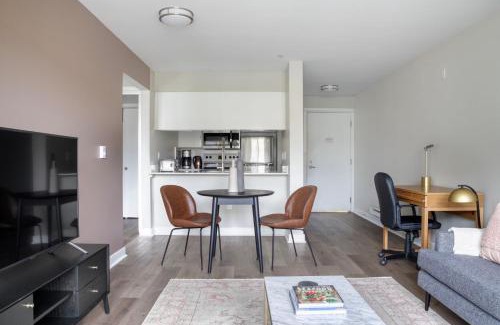 Yesler Terrace Apartamento | First Hill 1br w gym lounge rooftop SEA-695