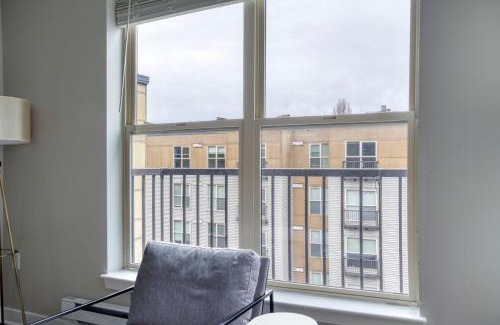 Yesler Terrace Apartamento | First Hill 1br w gym lounge rooftop SEA-695