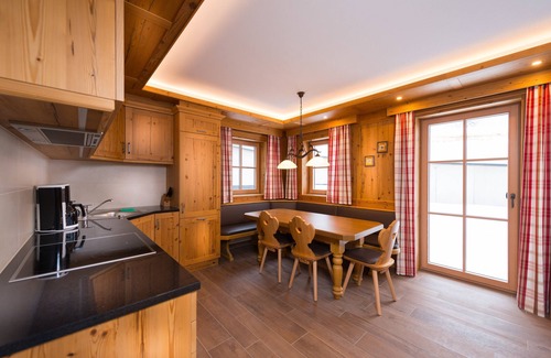 Zauchensee Chalet De Esquí | First Peak luxury chalet in a double pack including sauna