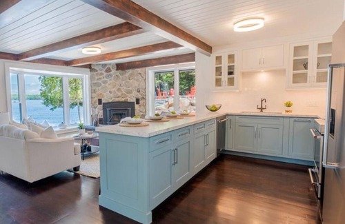 Port Carling Cabaña | FIRST SUMMER AVAILABLE FOR RENT! Renovated 3 Bedroom Boathouse on Lake Rosseau