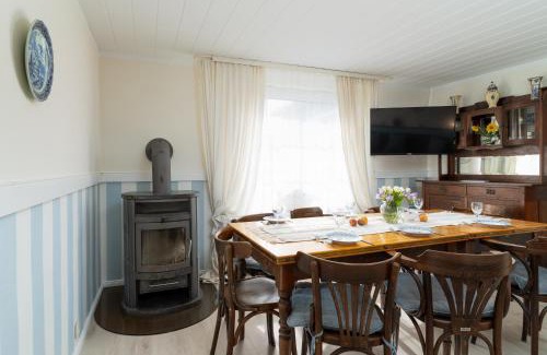 Kroeslin Casa | Fischerhaus 2, Ostsee, 5 Min. zum Strand, 8 Pers.