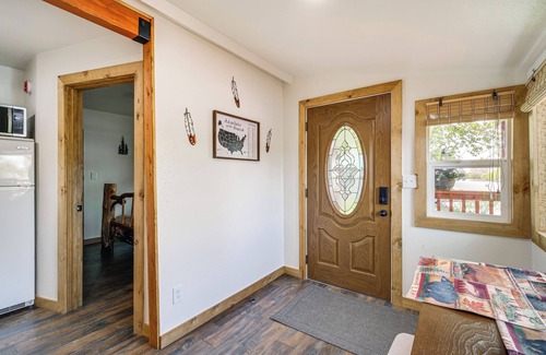 Chiloquin Cabaña | Fish & Hike: Peaceful Cabin on Williamson River