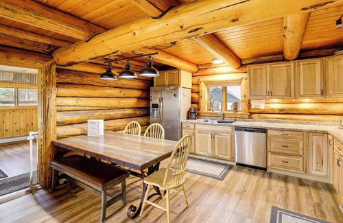 Seeley Lake Cabina | Fish & Hike: Seeley Lake Cabin on 2 + Acres!