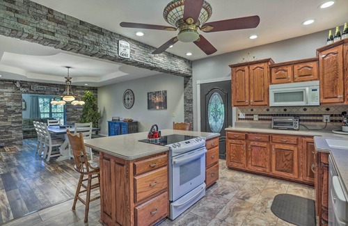 Trenton Casa | Fish, Kayak & More: Lakefront Georgia Home